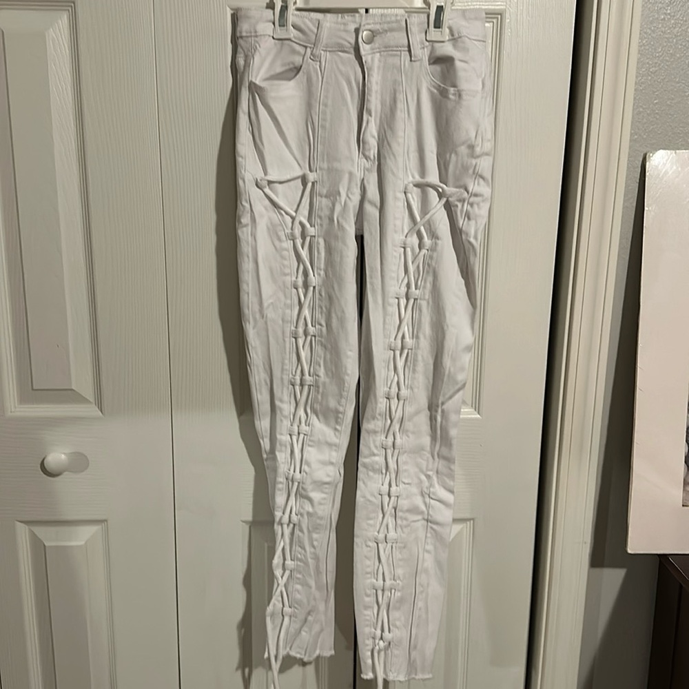 *NEW* white lace up stretch jeans 30